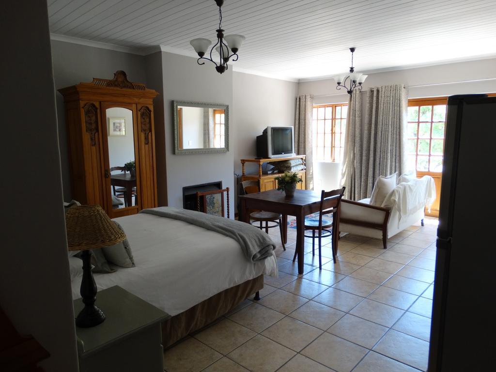 By The Way Guesthouse كلارينس الغرفة الصورة
