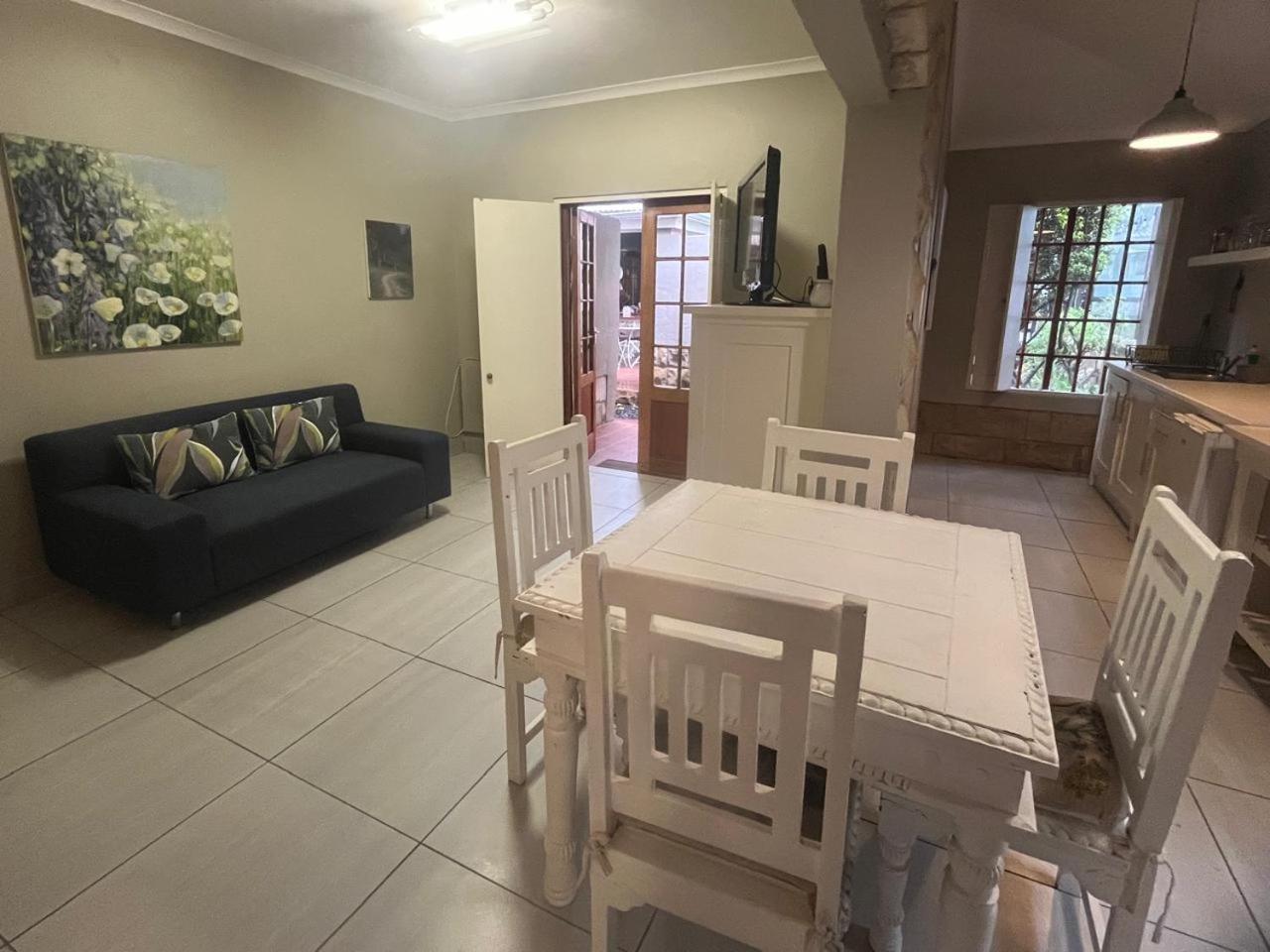 By The Way Guesthouse كلارينس المظهر الخارجي الصورة