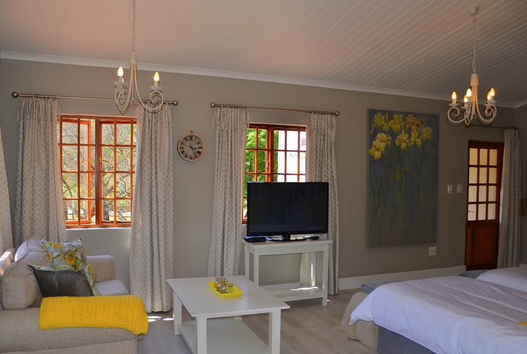 By The Way Guesthouse كلارينس الغرفة الصورة